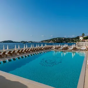 https://la-reserve-de-beaulieu-and-spa.fr-provencehotel.com